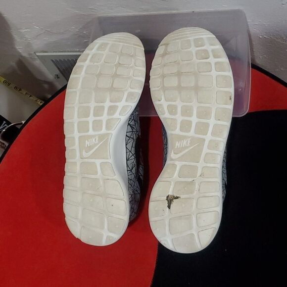 Nike Roshe Run GPX Geometric in Black & Silver Size 11 - Picture 7 of 11